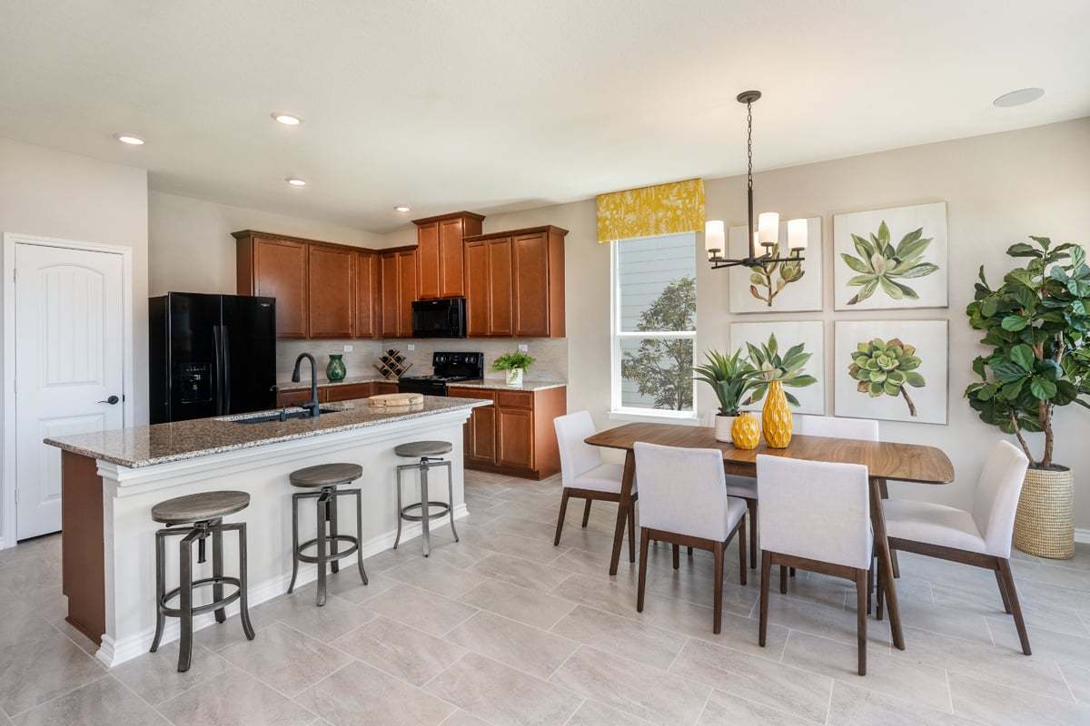 Plan 1657 Dining Room & Kitchen