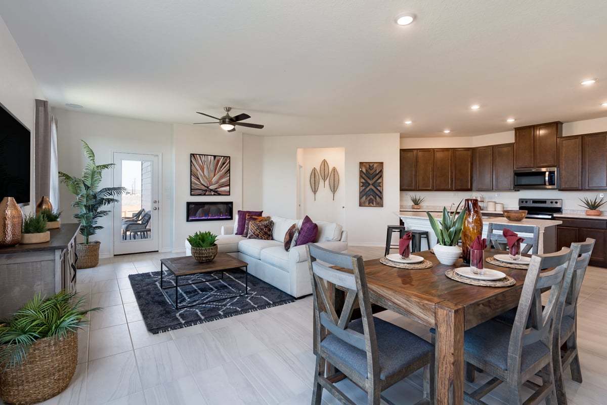 Plan 1548 Modeled - Plan 1548 Great Room