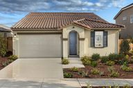 Highgrove at Fairview por KB Home en Santa Cruz California