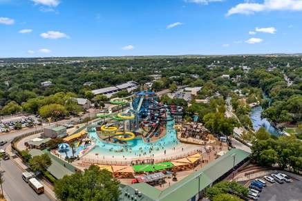 Only 14 minutes to Schlitterbahn Waterpark