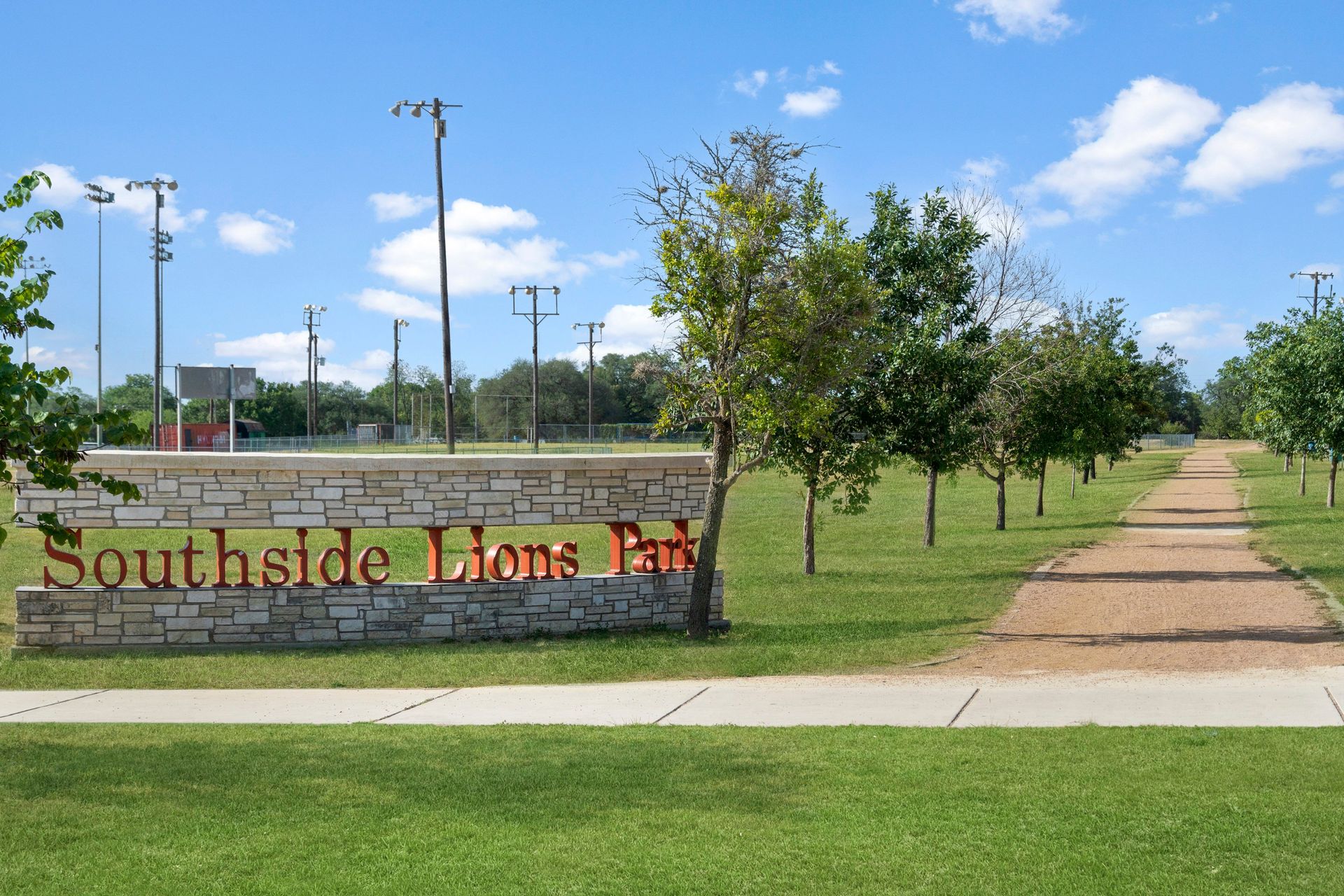 Just 10 minutes to Southside Lions Park