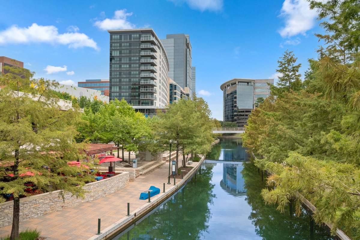 Easy drive to The Woodlands Waterway