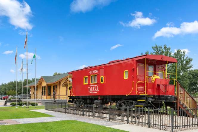 Just minutes to Tomball Railroad Depot