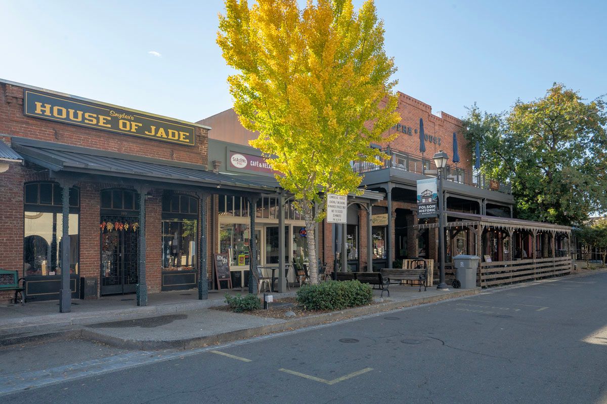 Near Folsom Historic District