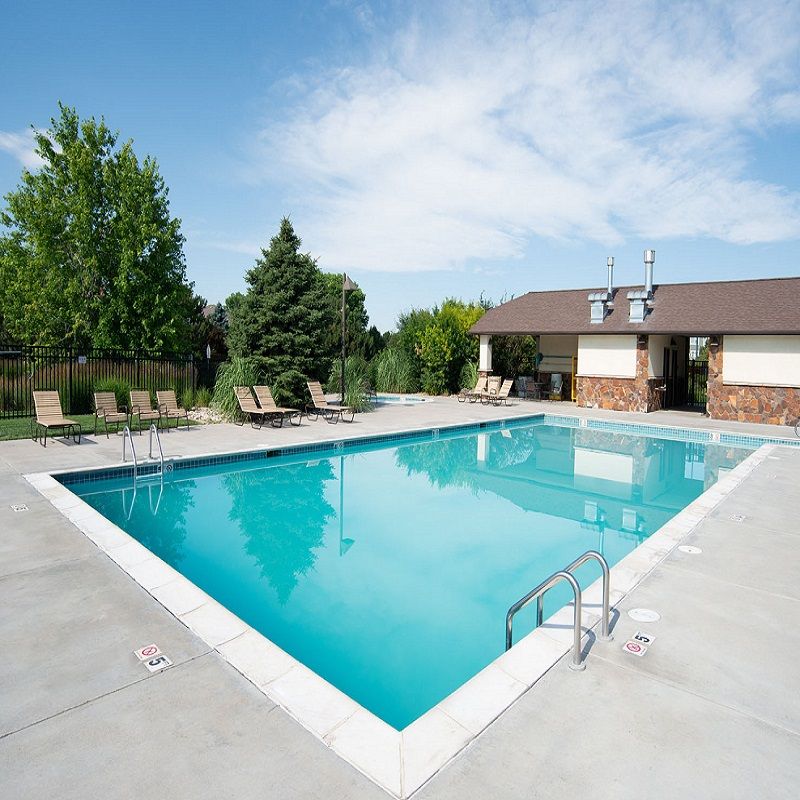 Community pool