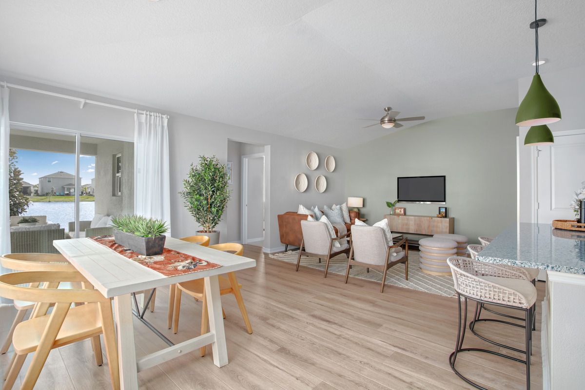 634 Hatton Ln Se. Palm Bay, FL 32909