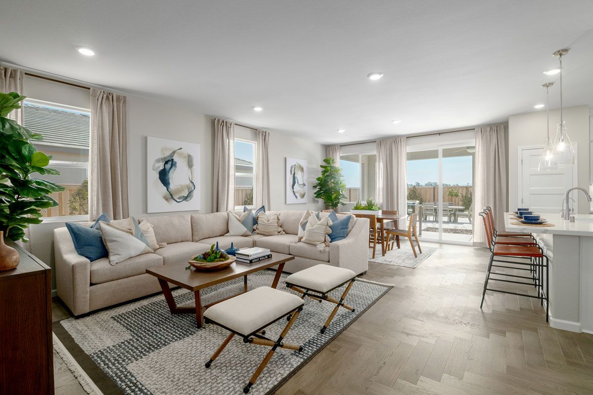 711 Villa Ticino Dr. Manteca, CA 95337