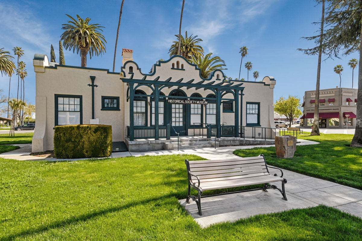 Minutes to Historical Society Museum