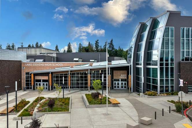Minutes to Lake Stevens High School