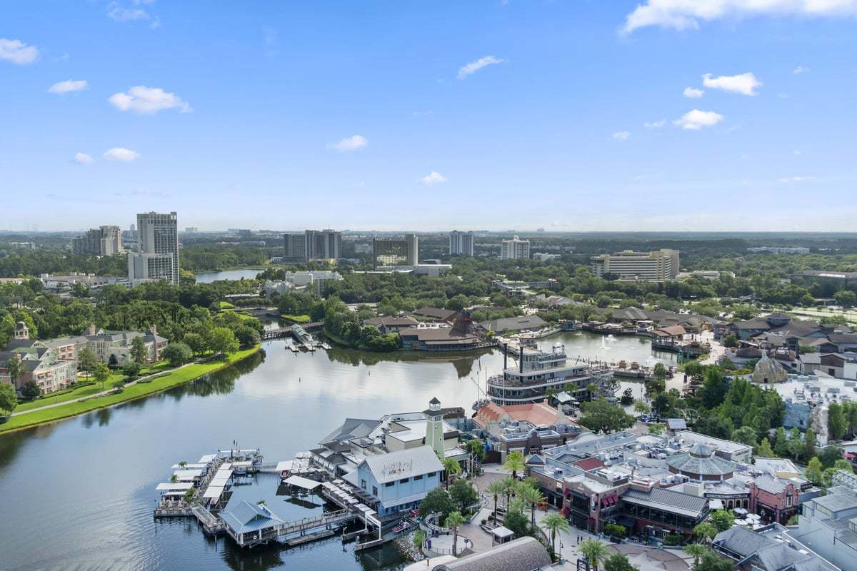 Easy drive to Disney Springs