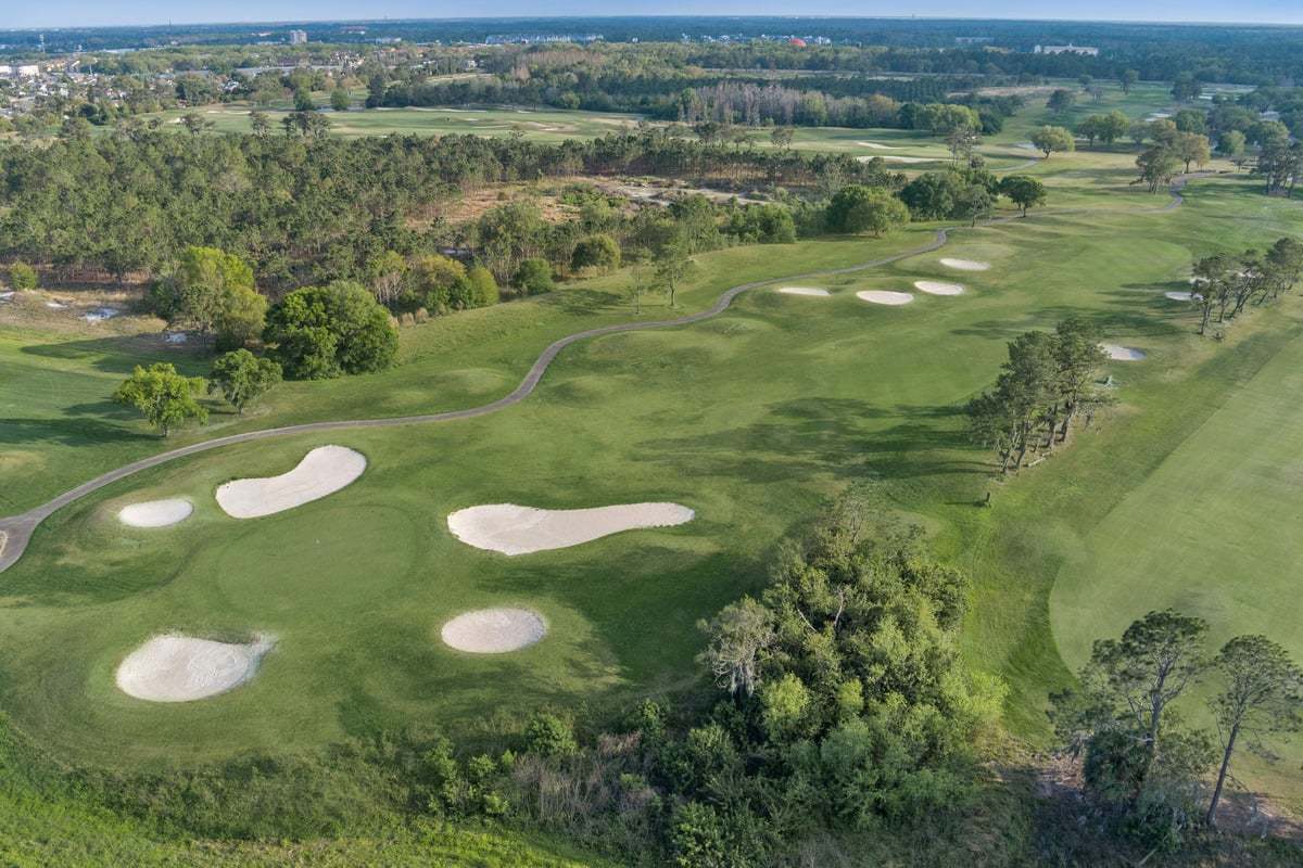 Close to highly rated golf courses