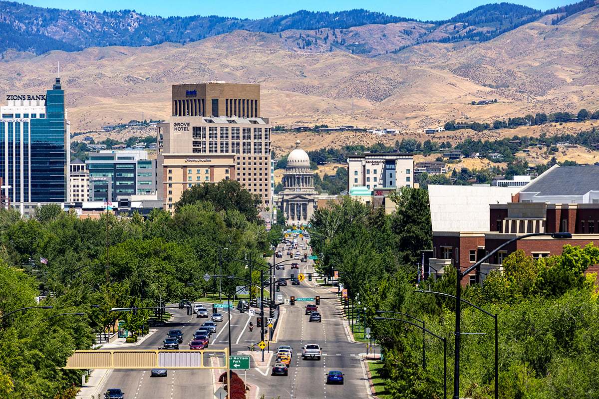 Convenient to downtown Boise