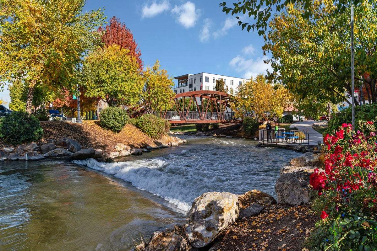 16-minute drive to Indian Creek