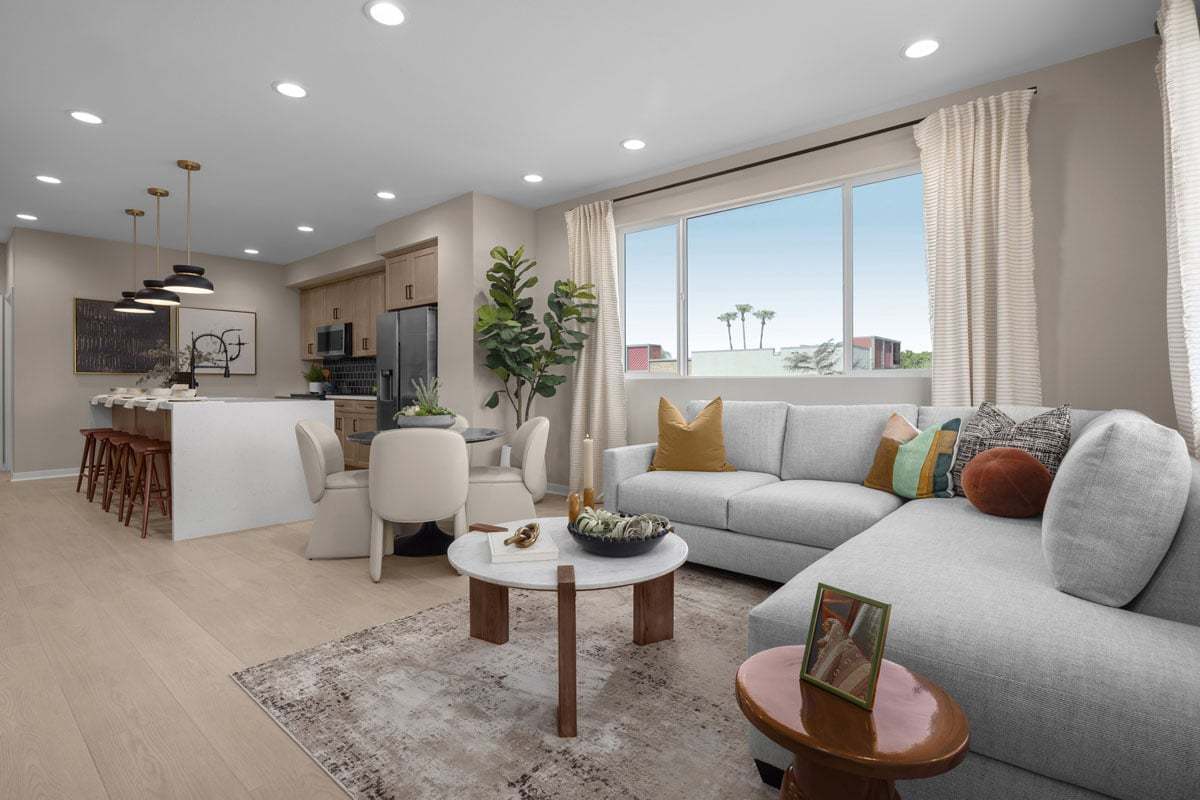 121 Balsawood Unit 21. Tustin, CA 92780