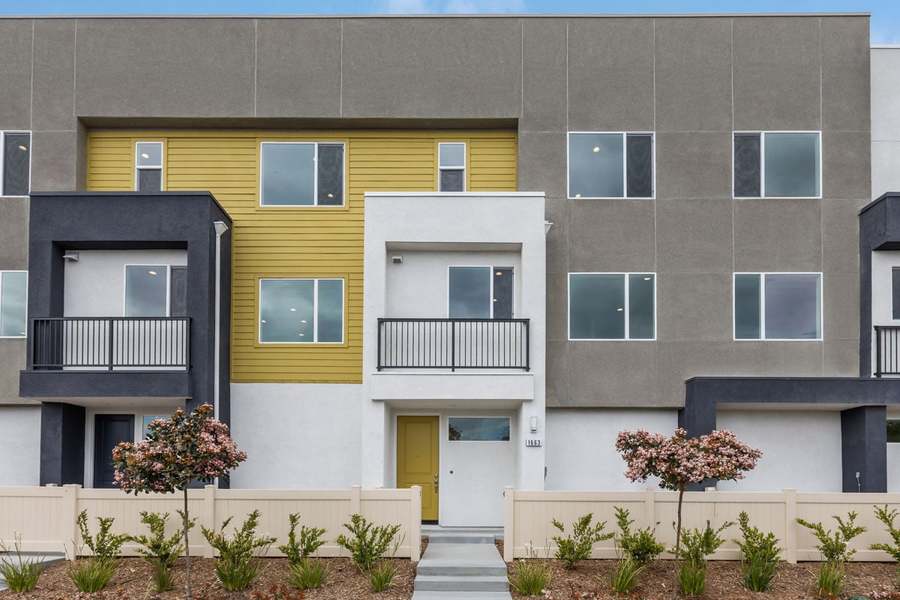 1663 W Broadway Ln. Anaheim, CA 92802