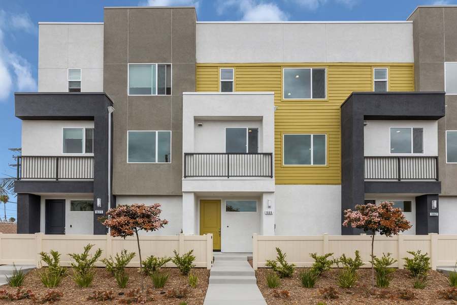 1669 W Broadway. Anaheim, CA 92802