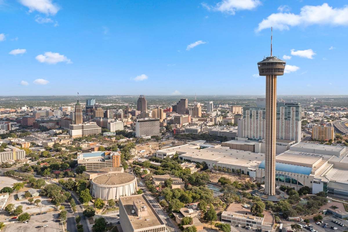 Less than 20 minutes to downtown San Antonio
