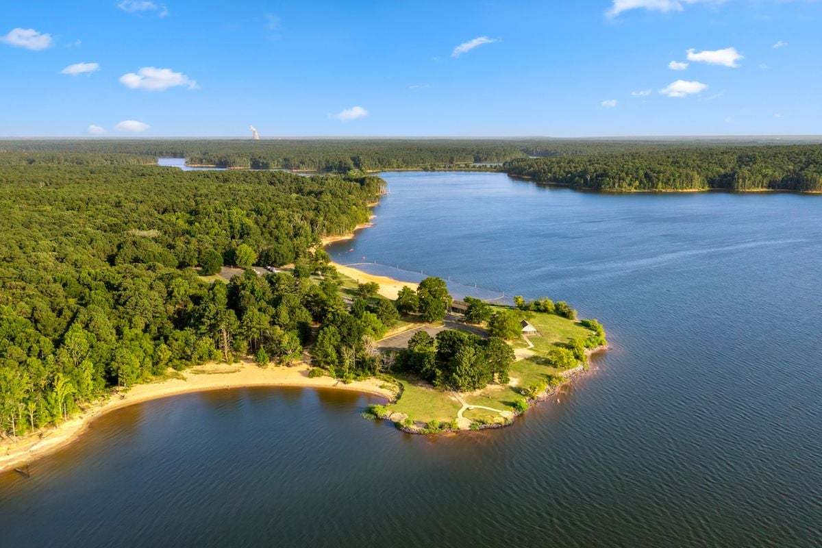 13-minute drive to Jordan Lake