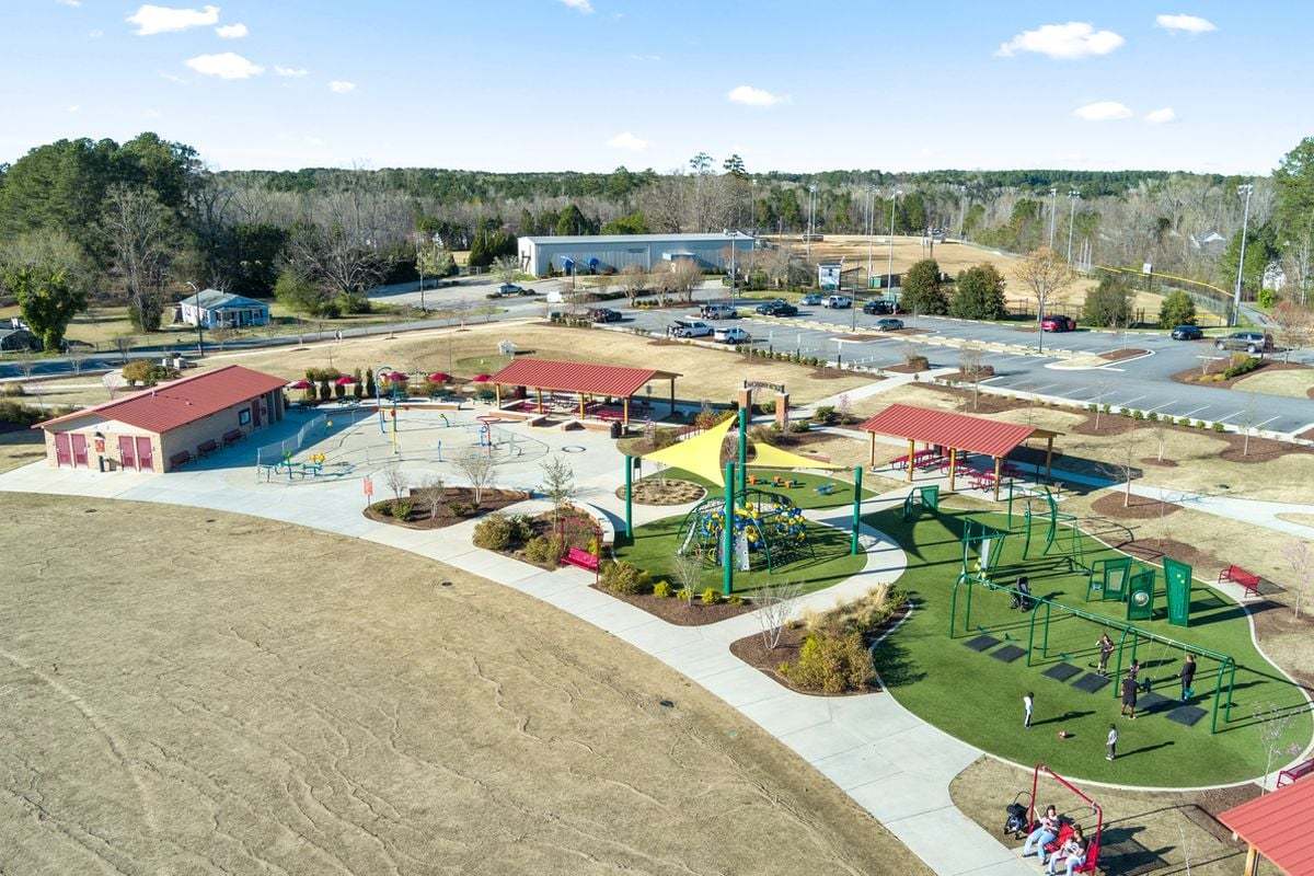 Short drive to Municipal Park in Clayton