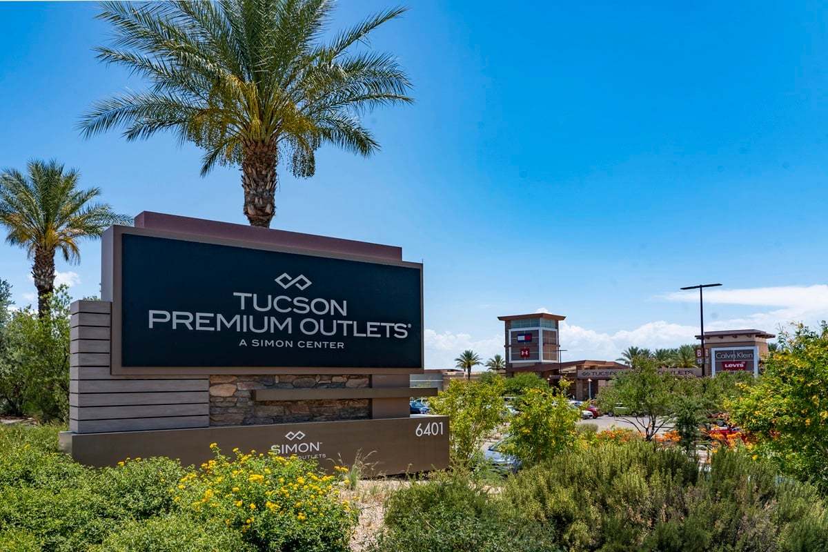 10 minutes to Tucson Premium Outlets®