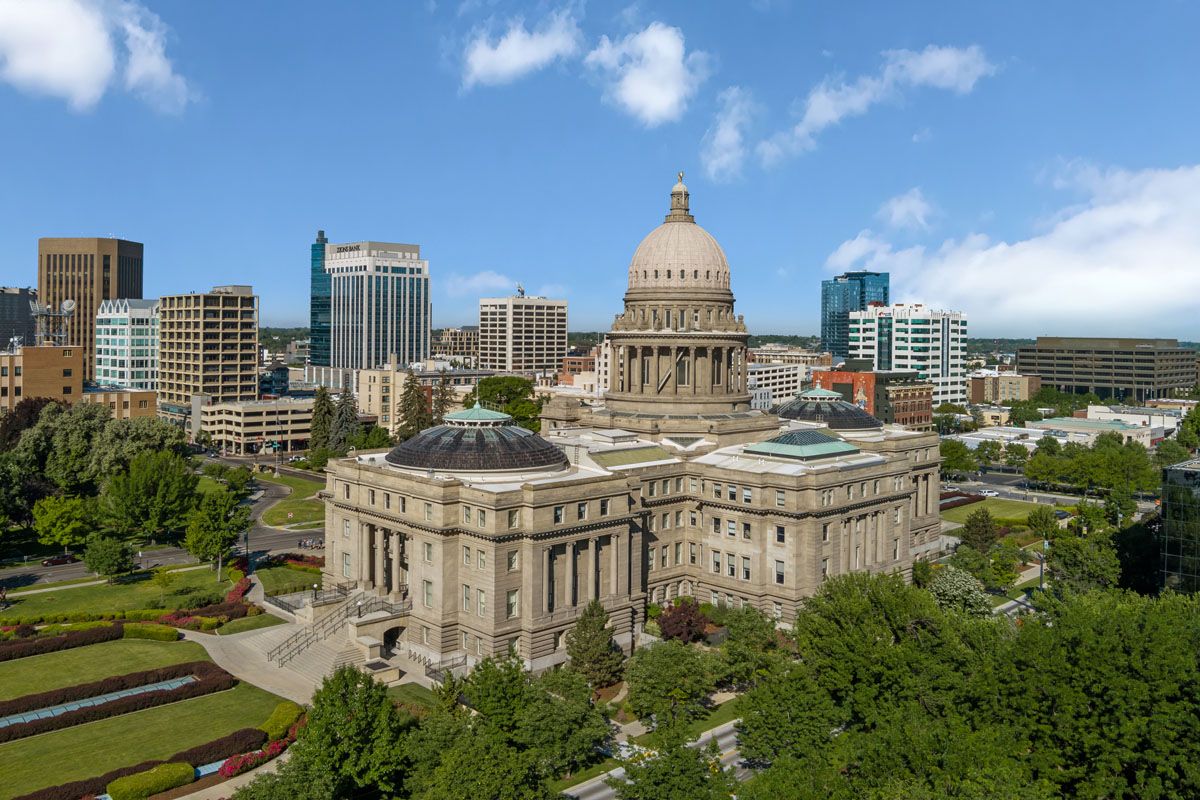 25 minutes to downtown Boise