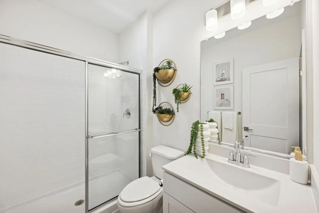 Extra Suite Bath