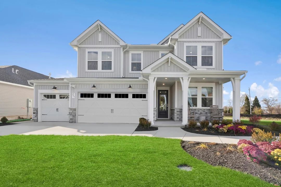 Evora F with 3-car garage