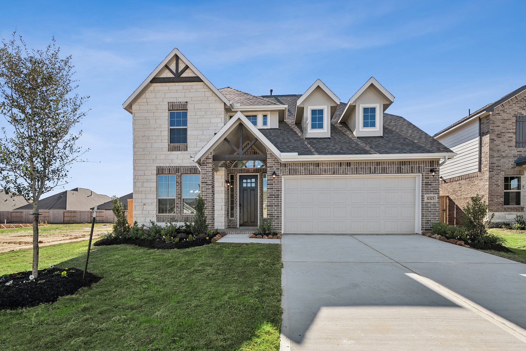 32323 Magnolia Glen Ln