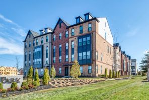 4867 Bauhaus Square (Maywood)