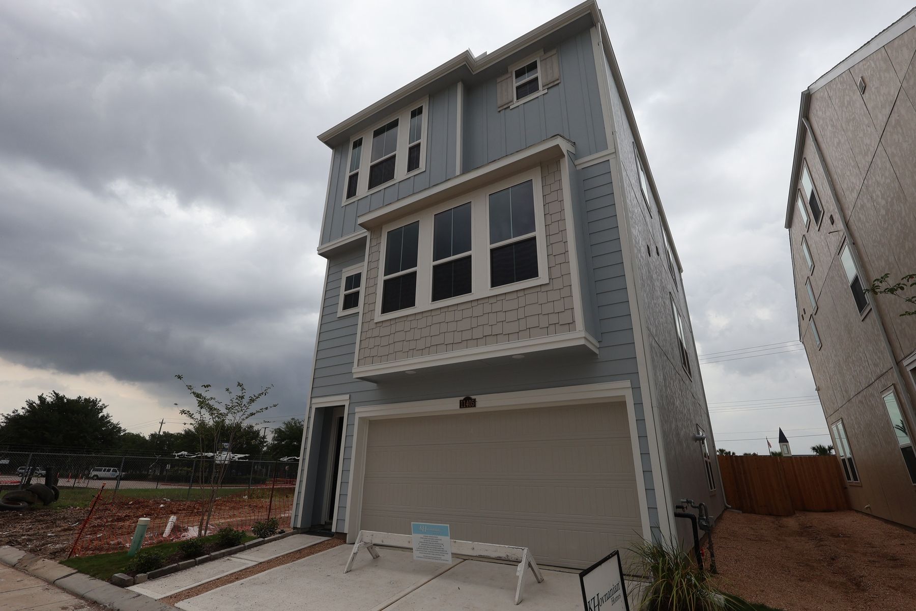 11405 Lucky Falls Dr