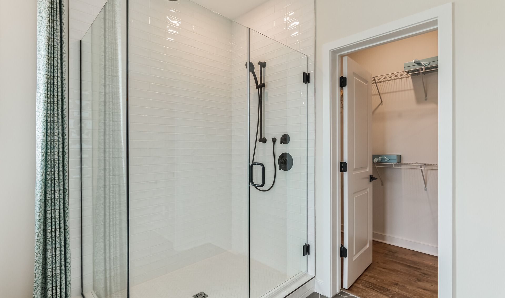 Primary bath with frameless shower