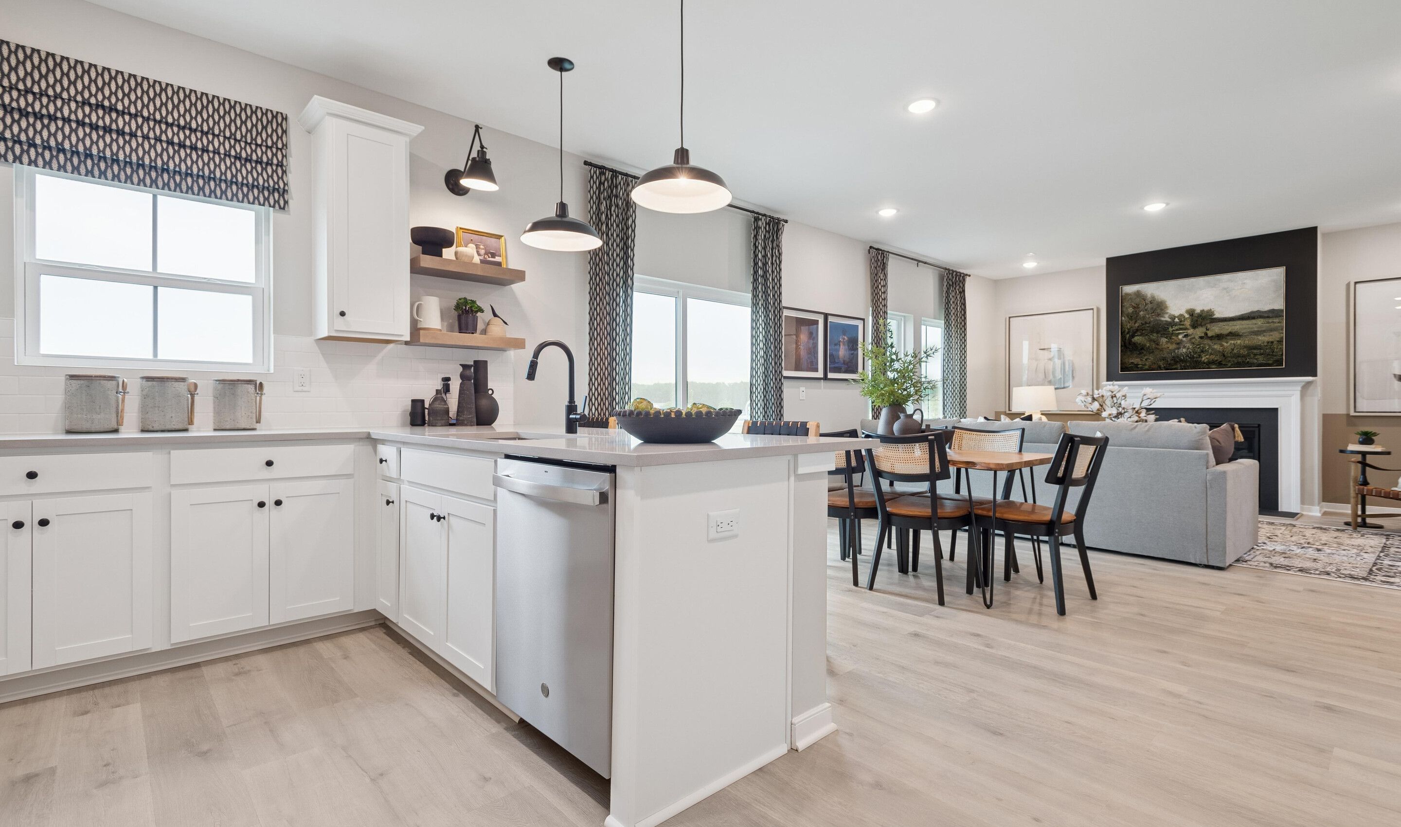 Kitchen with peninsula island