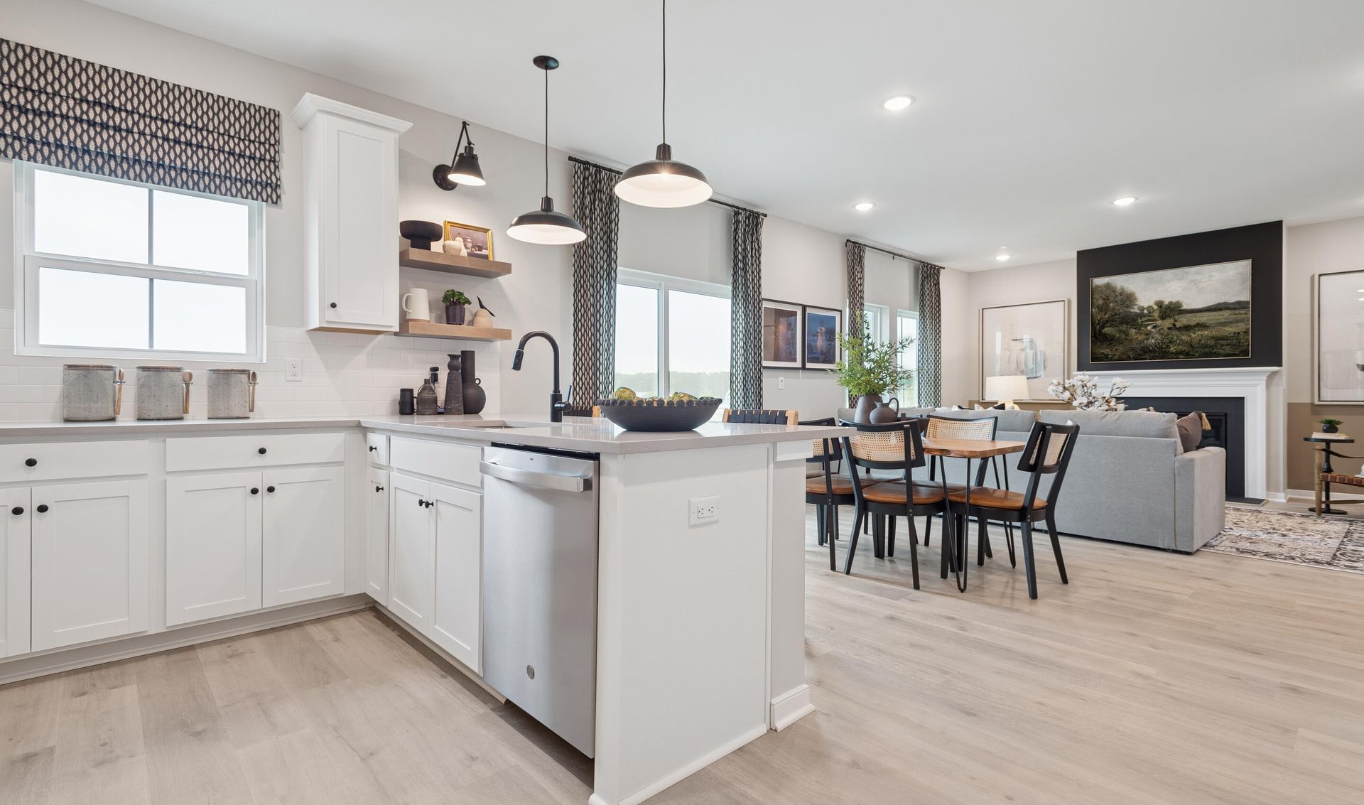Kitchen with peninsula island