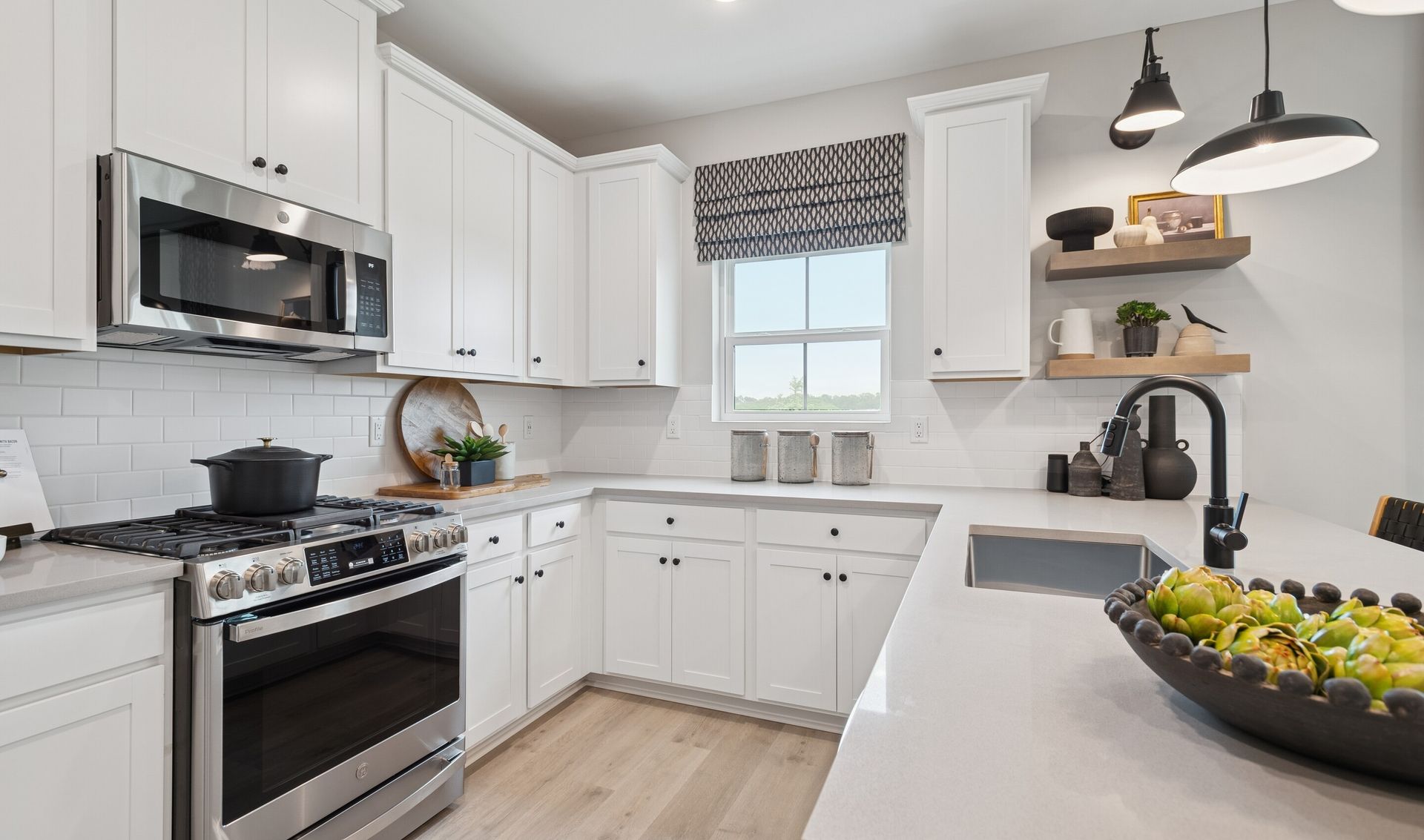 Matte black hardware in kitchen