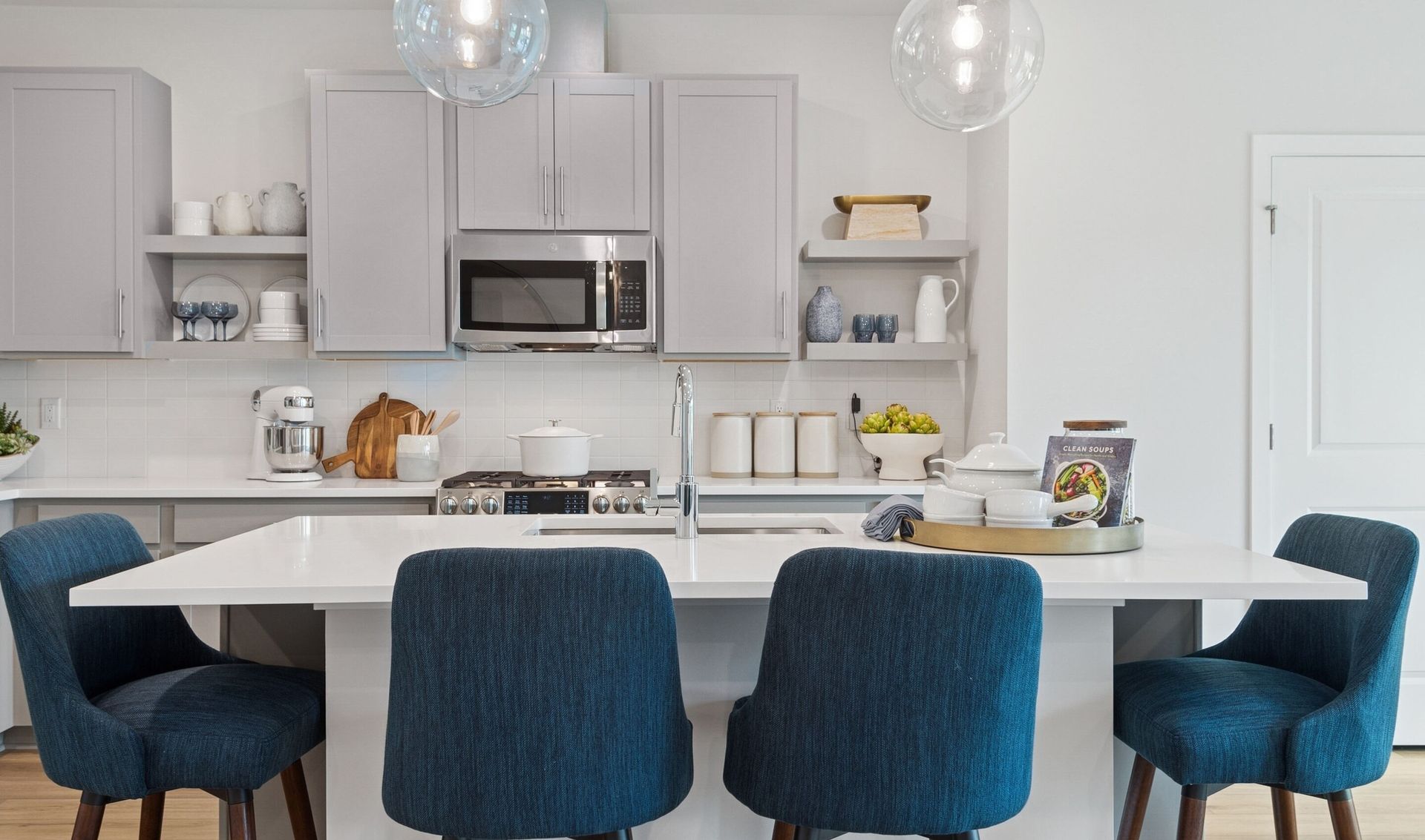 Kitchen with center island