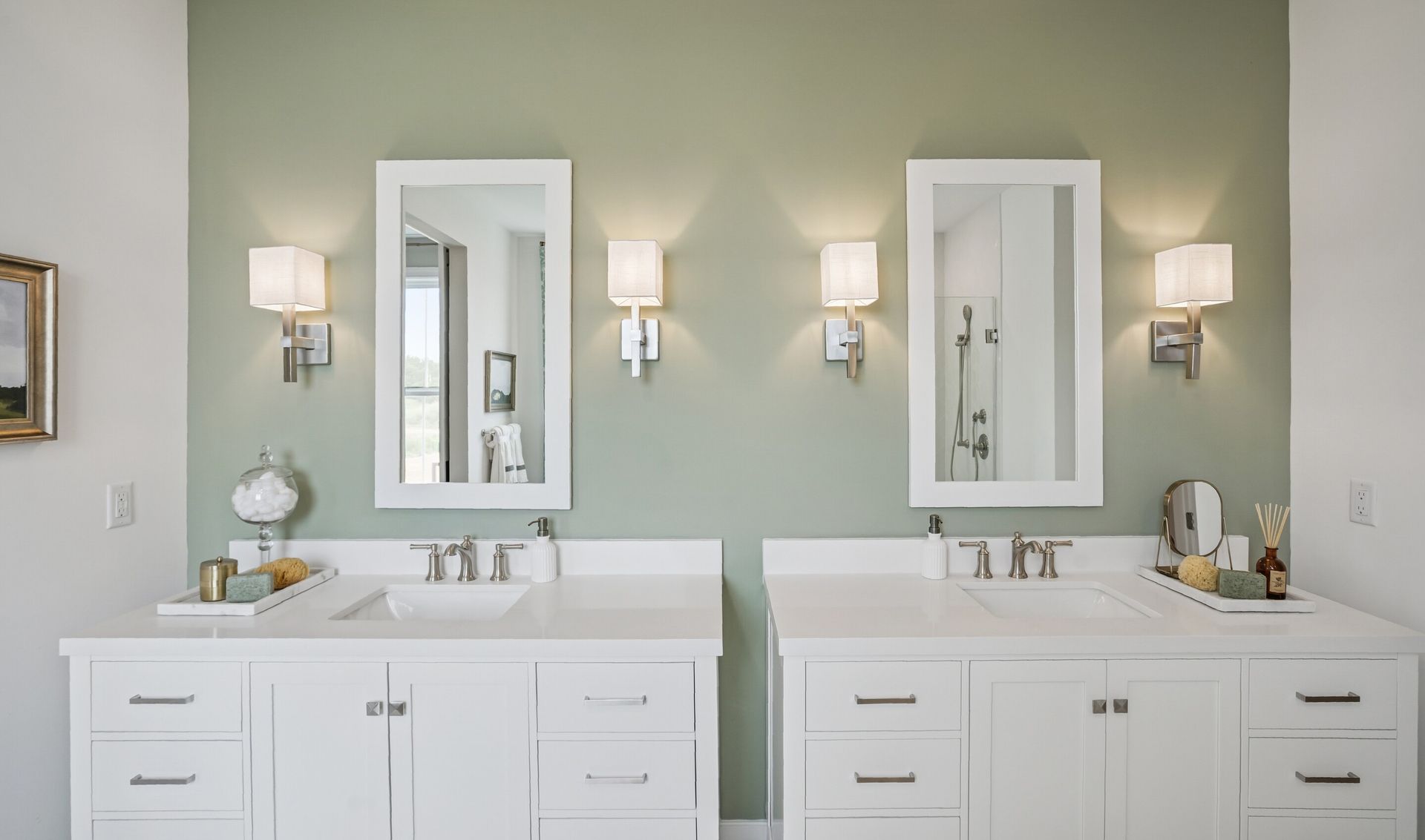 Freestanding vanities in primary bath