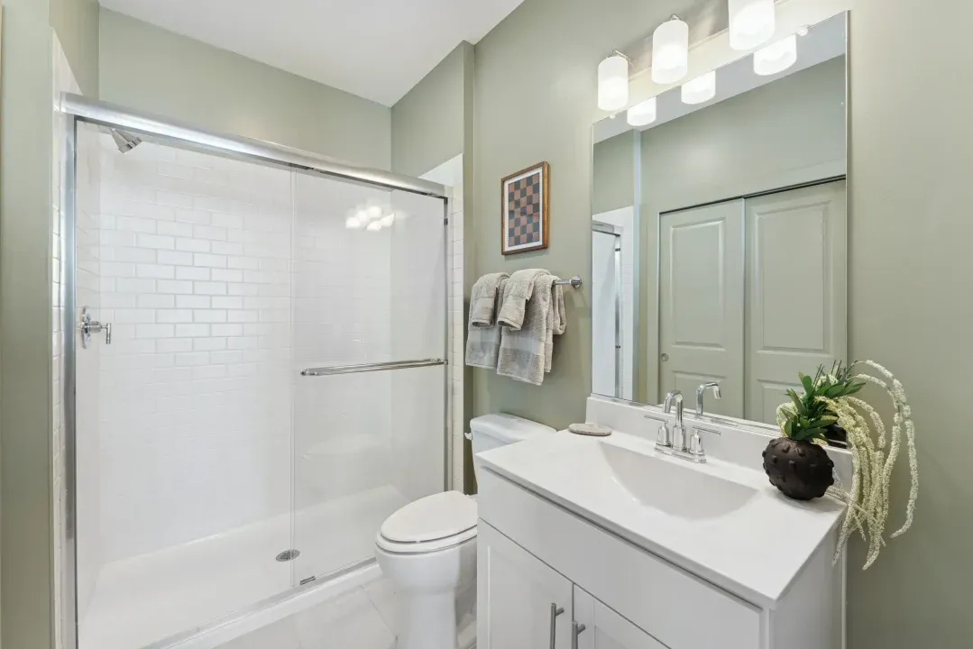 Extra Suite Bath