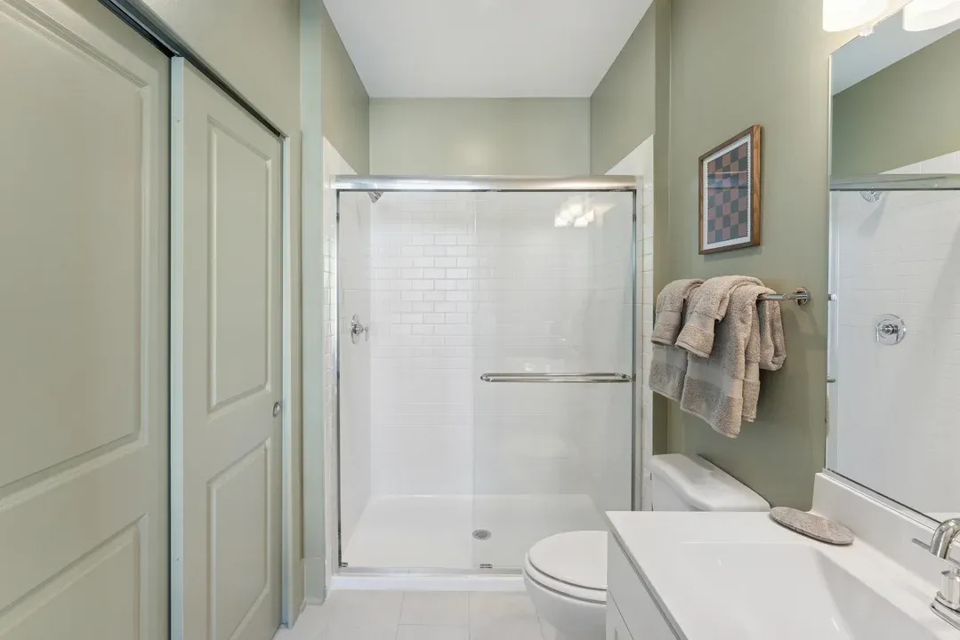 Extra Suite Bath