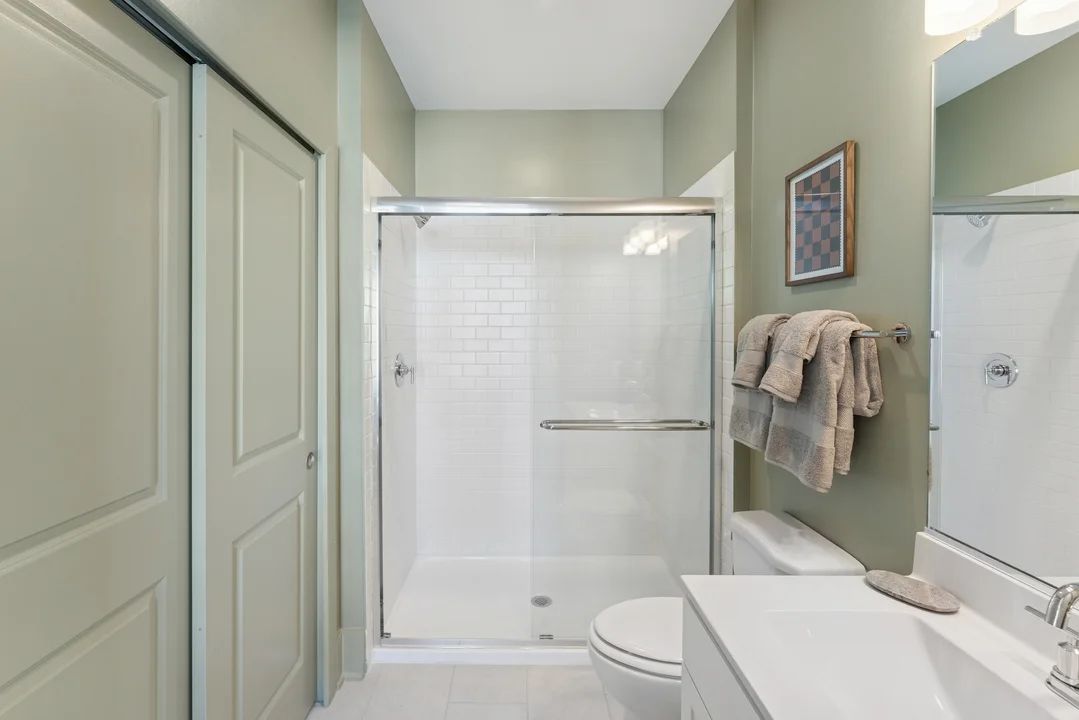 Extra Suite Bath