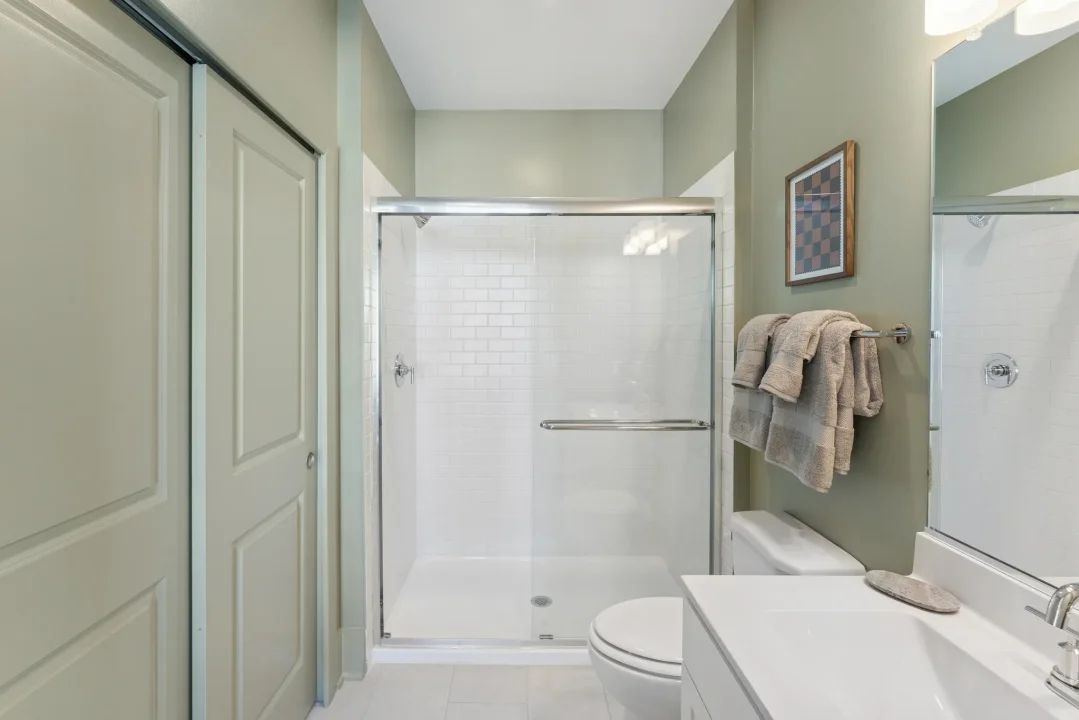 Extra Suite Bath