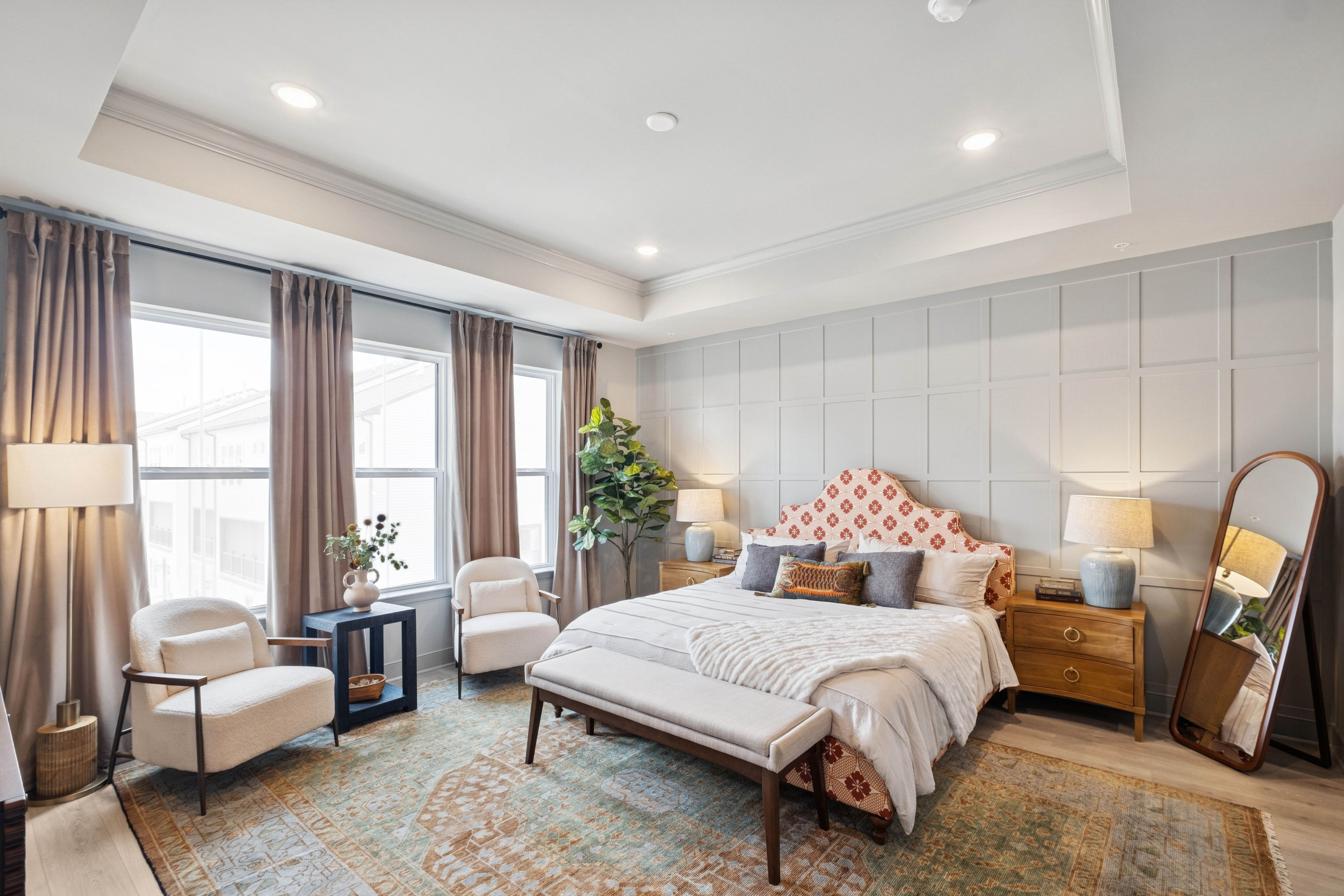 Decorative feature wall in primary suite