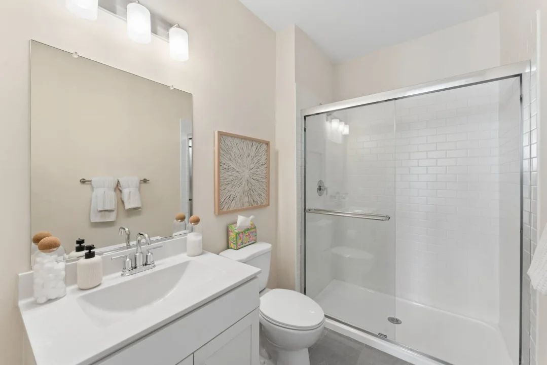 Extra Suite Bath