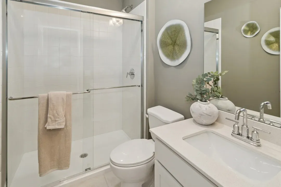Extra Suite Bath