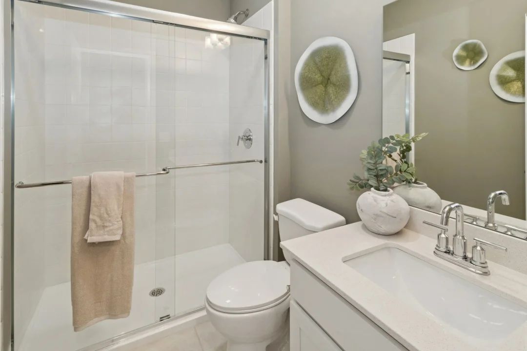 Extra Suite Bath