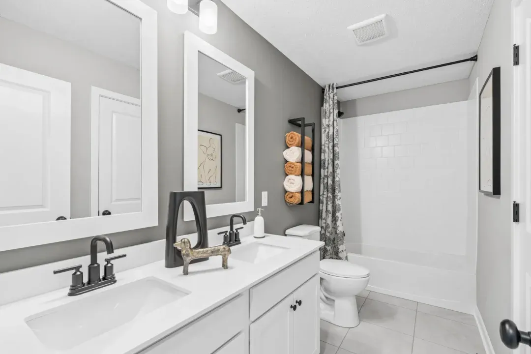 Hall Bath 2