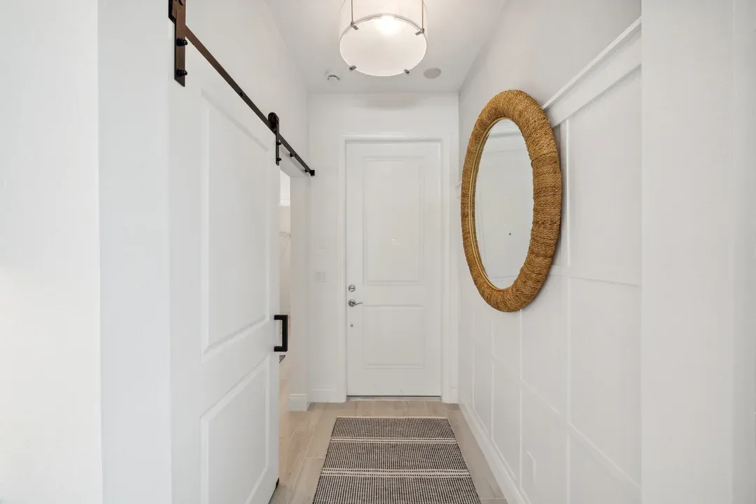 Foyer with decorative feature wall