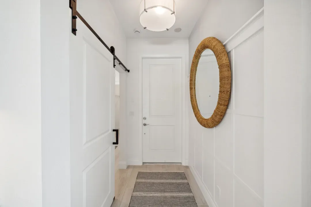 Foyer with decorative feature wall