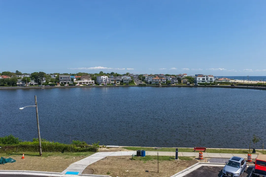 202 Deal Lake Drive, U-205 (Dunlewy)