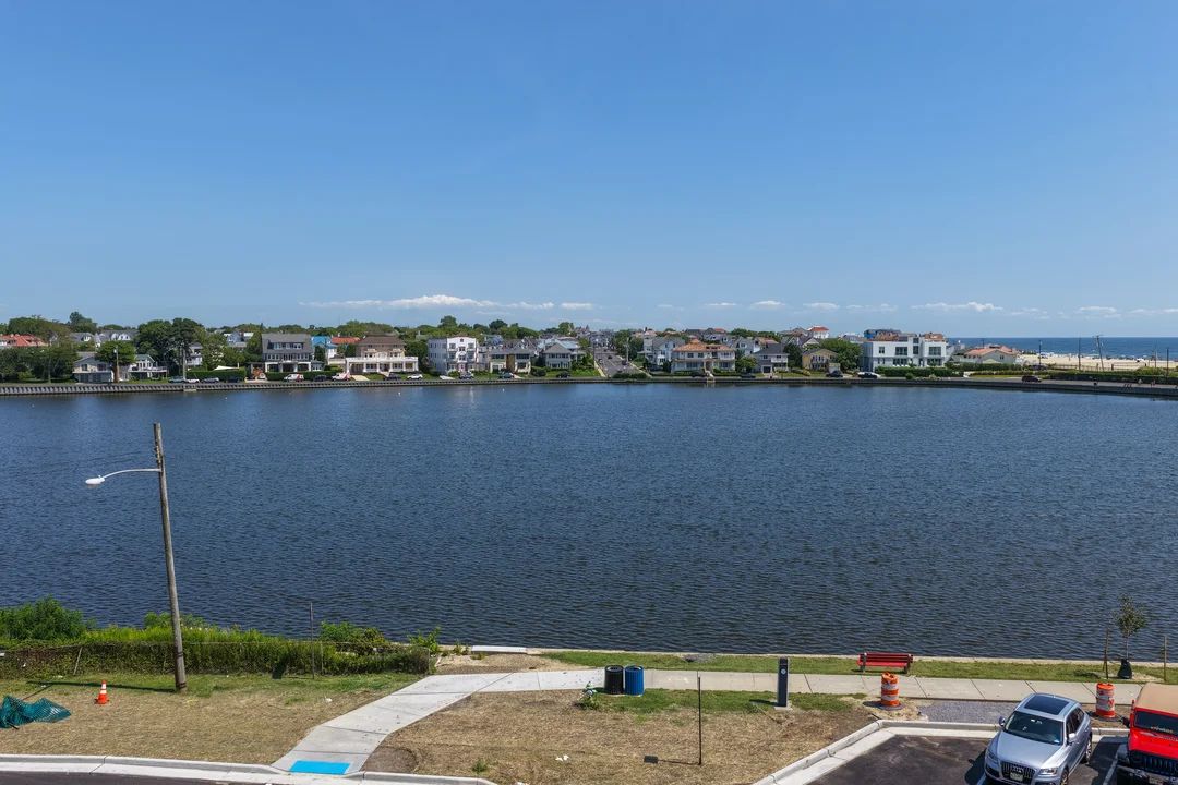 Approximate view shown. Actual view may vary and is subject to change.