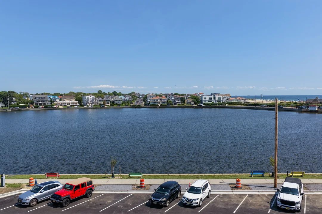 Approximate view shown. Actual view may vary and is subject to change.